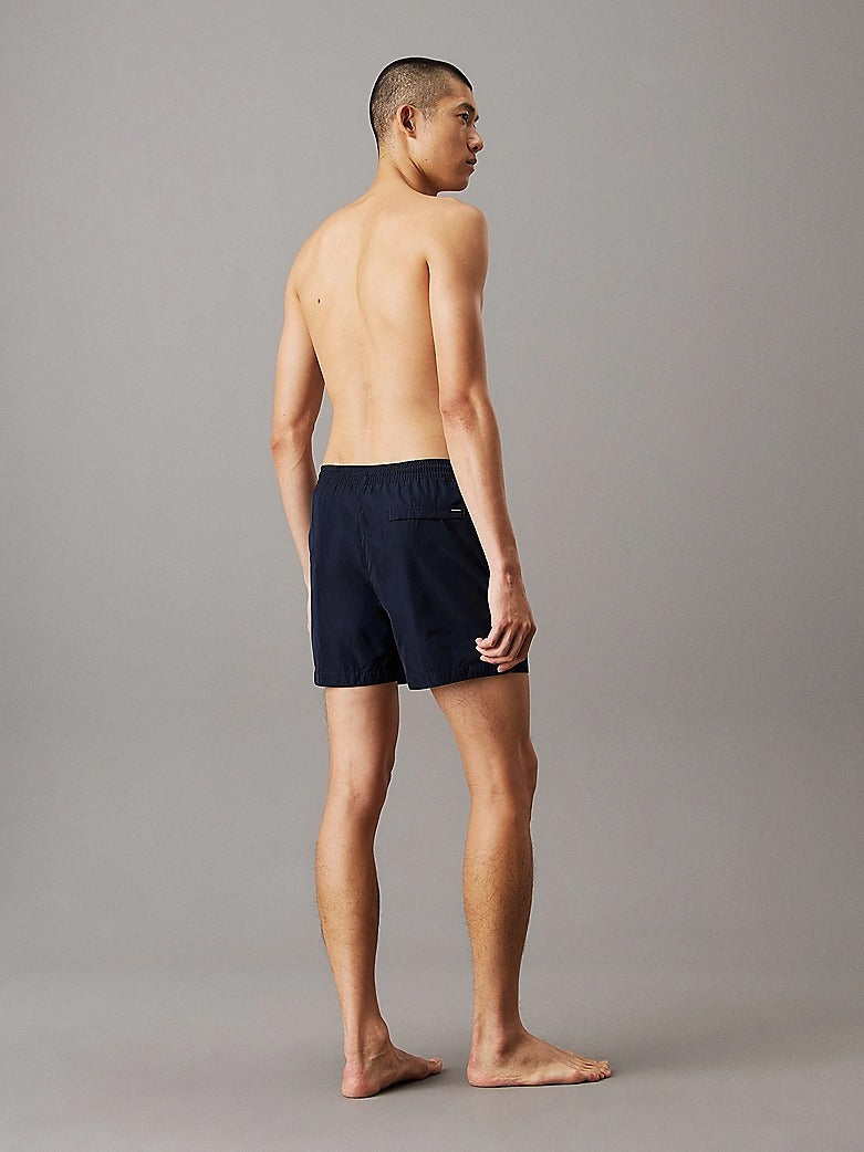CK ESSENTIALS - MEDIUM DRAWSTRING