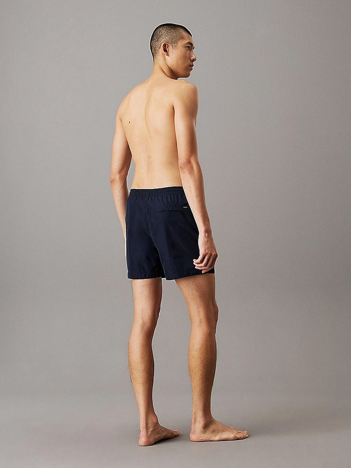 CK ESSENTIALS - MEDIUM DRAWSTRING