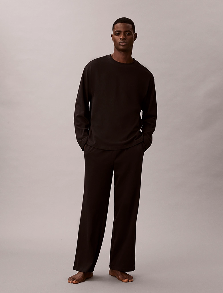 ESSENTIALS - LOUNGE SET