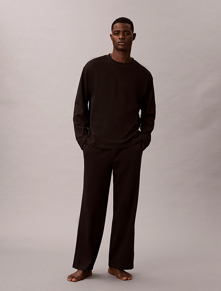 ESSENTIALS - LOUNGE SET