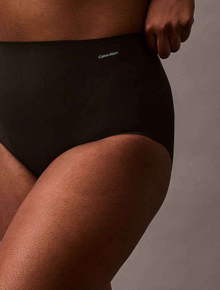 STAY PUT MESH - SCULPTED SHAPEWEAR BRIEF