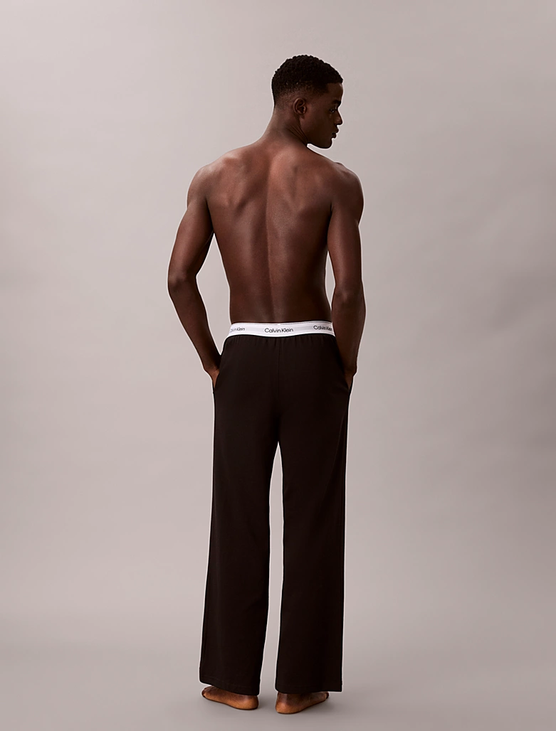 ESSENTIALS - LOUNGE SET