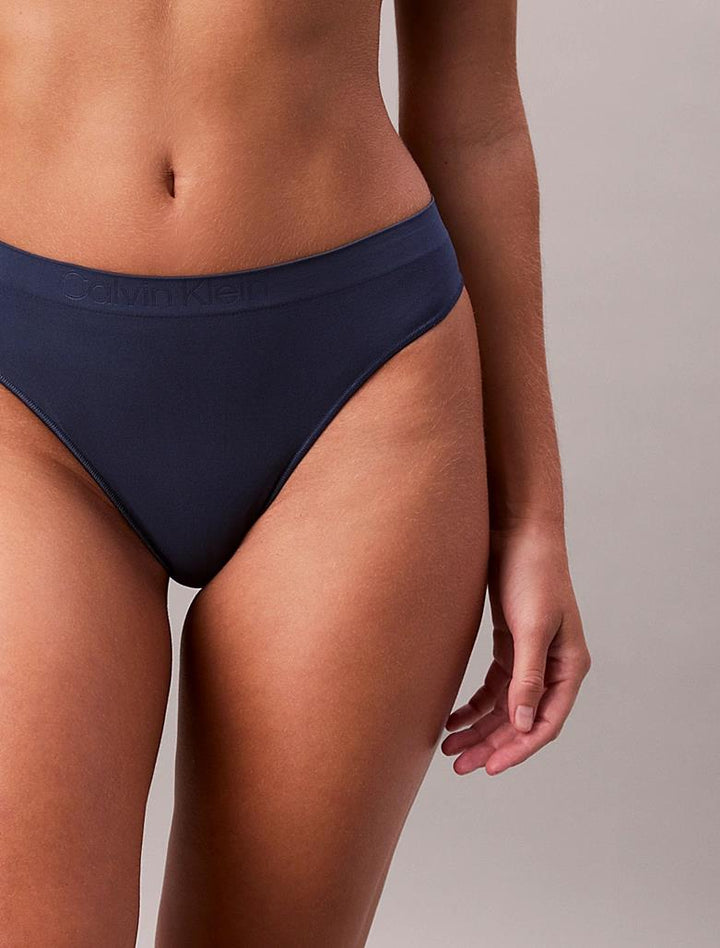 BONDED FLEX SEAMLESS - THONG
